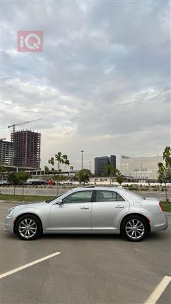 کرایسلەر 300